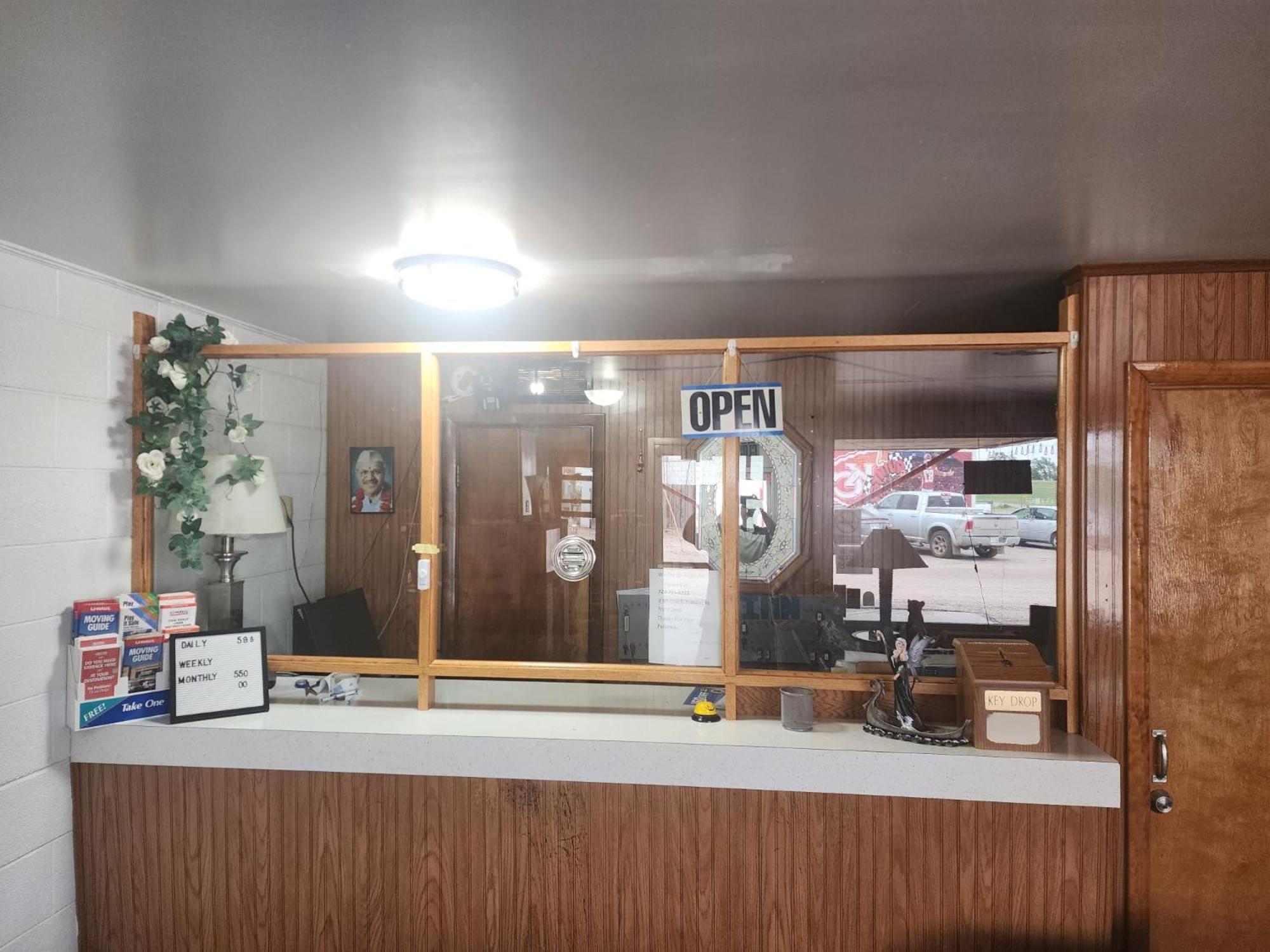 1St Inn By Oyo Quinter Hwy 70 Ks Luaran gambar